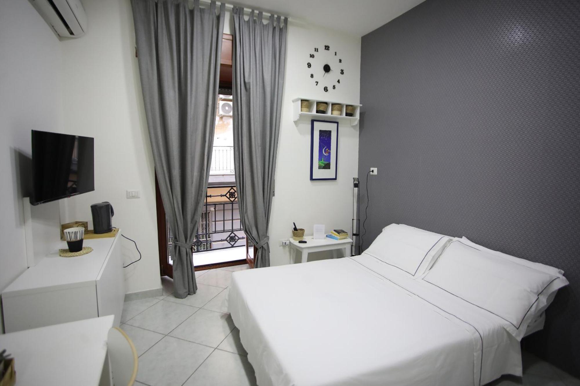 La Casa Sulla Nuvola Duomo Centro Storico Di Napoli Apartamento Exterior foto